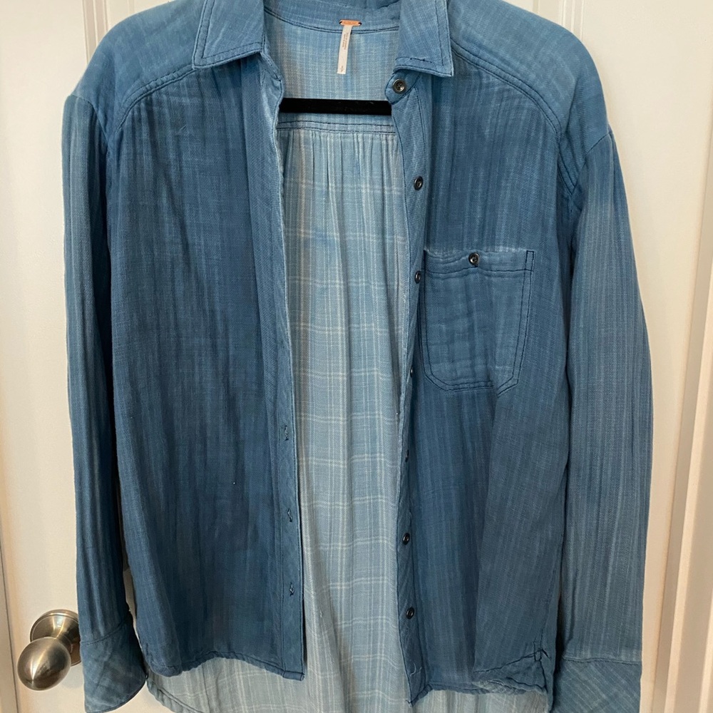 WORN ONCE FREE PEOPLE SOFT BUTTON DOWN
